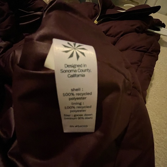 Athleta responsible down CYA vest X-small like new - Picture 7 of 8